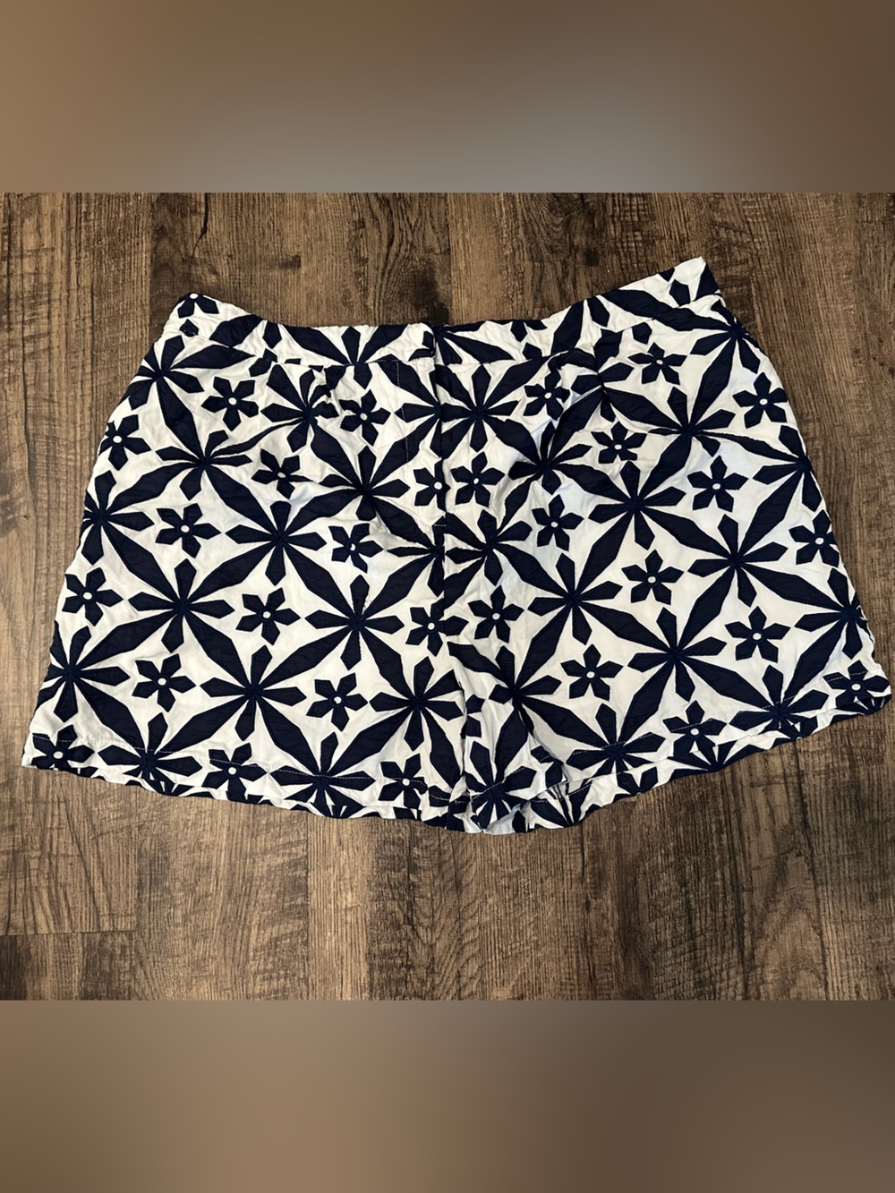 Skies Are Blue Embroidered Floral Shorts | Size 3X